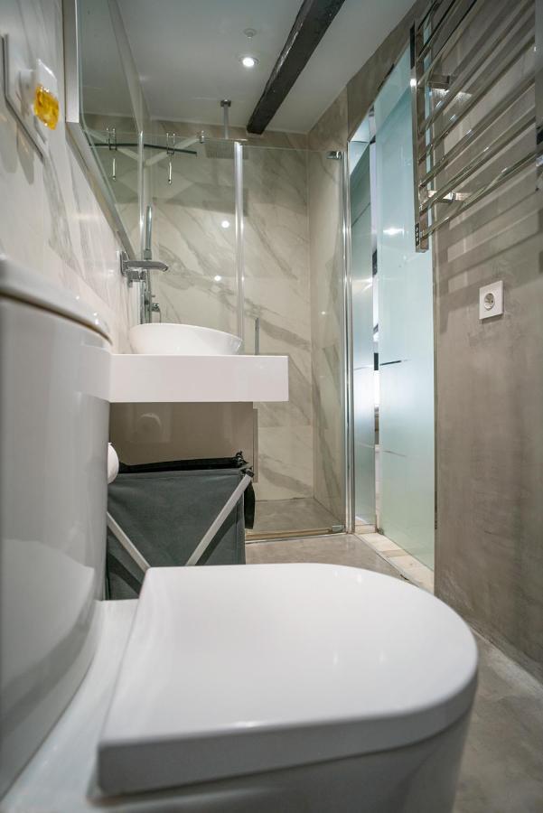 Atico Con Terraza Y Jacuzzi En El Centro Valência Quarto foto